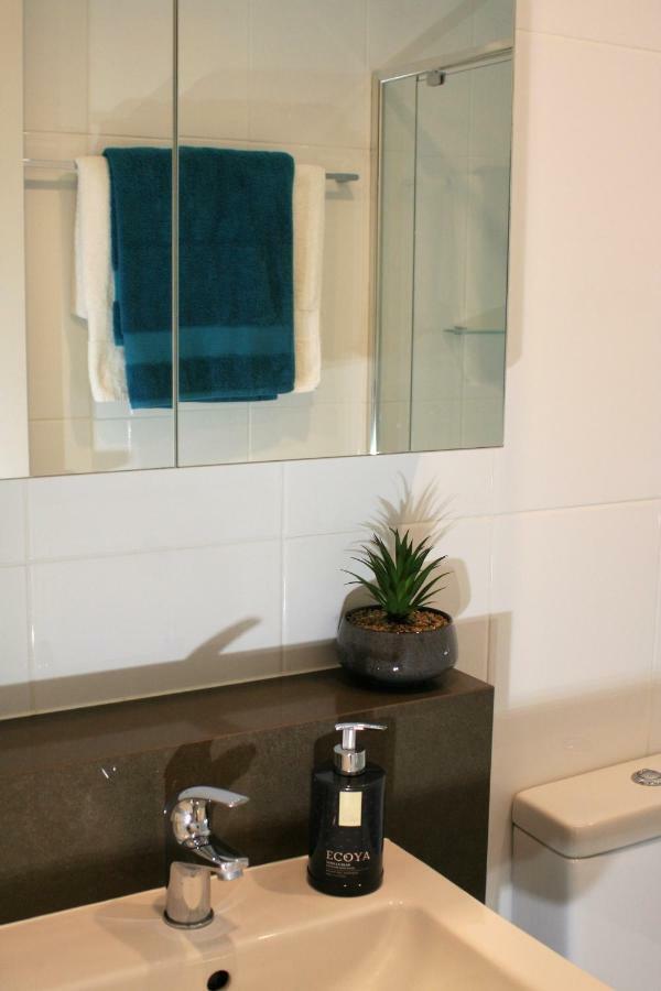 Governor Luxe 1 Bedroom Apartment In The Heart Of Barton Wifi Gym Wine Secure Parking Canberra Kingston Extérieur photo